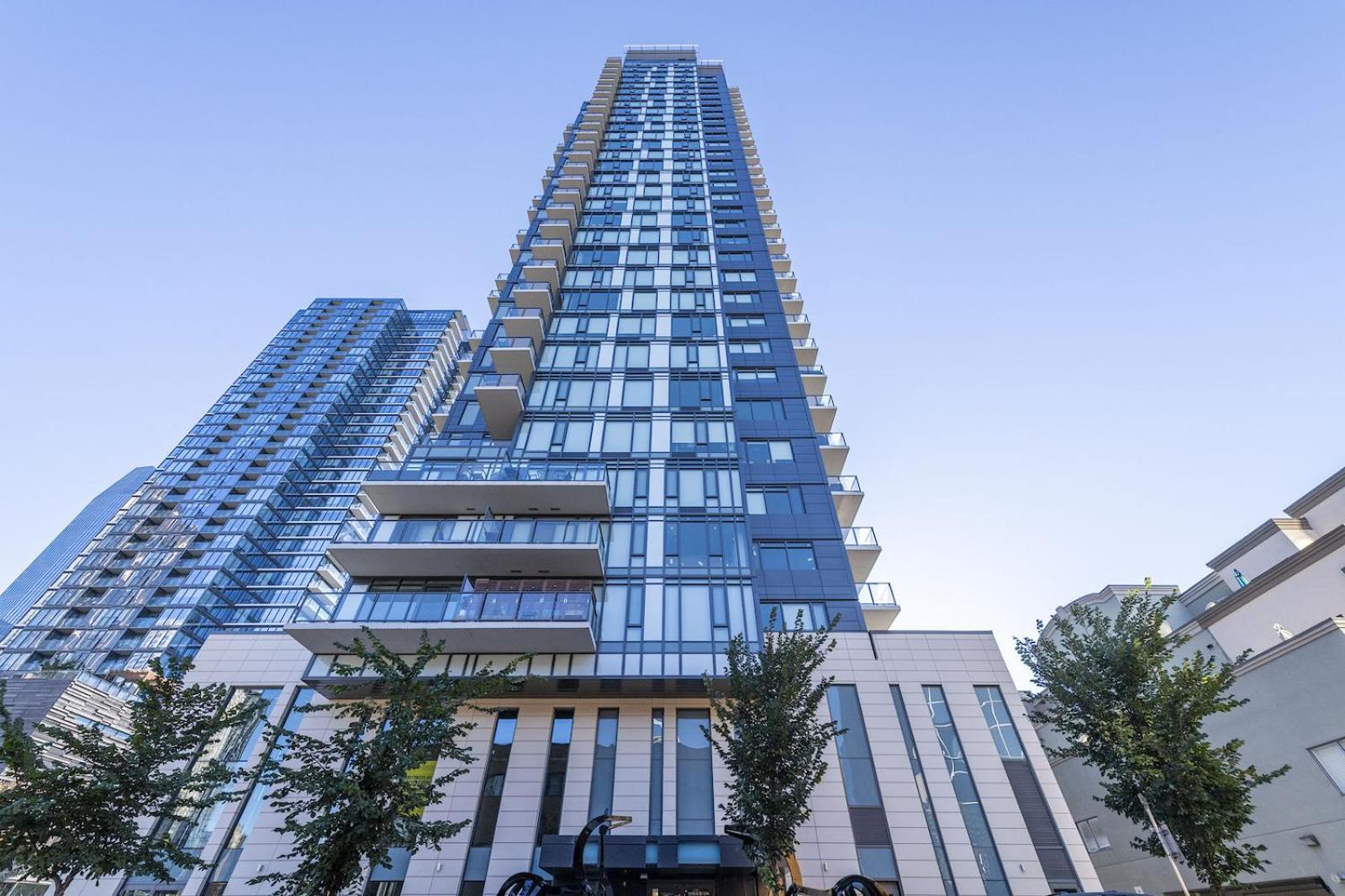 Luxury Dt, 2 Bedroom Deal, Private Balcony, Full Kitchen, Gym - Free Parking Calgary Bagian luar foto